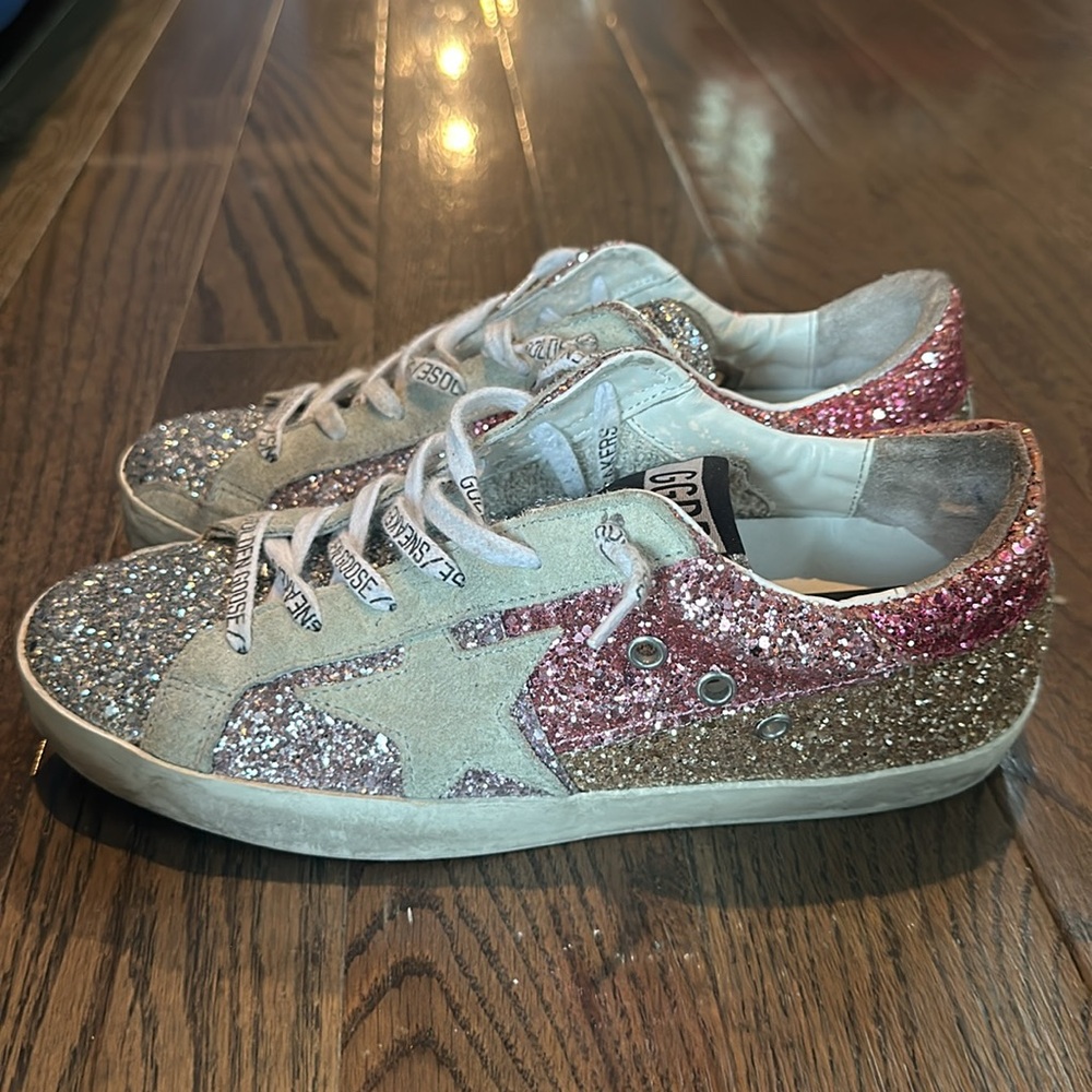 Size 38! Worn twice! Left shoe has defect inside back of sneaker (see pics) - Picture 2 of 6